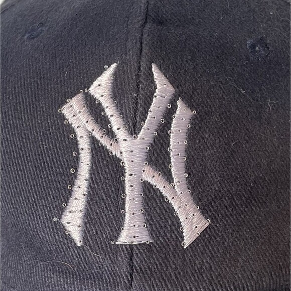 New York Yankees Light Up LED Lightwear Hat NY Cap Adjustable Baseball Unisex - Picture 2 of 12